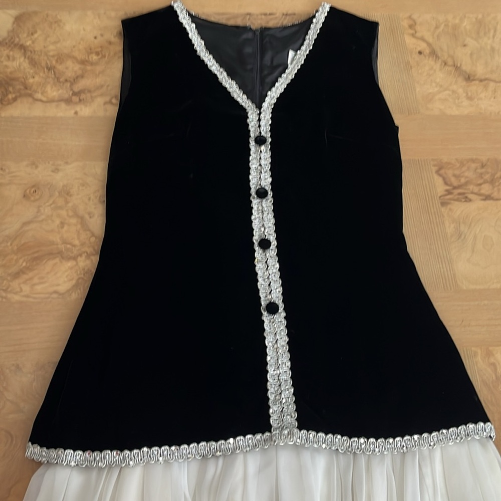 Lee Jordan New York Vintage Velvet Dress V Neck Silver and rhinestones Design - Picture 4 of 8